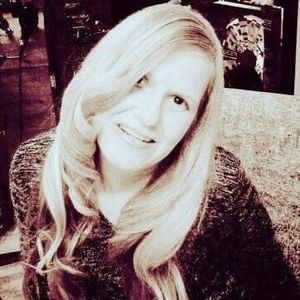 Meet your Posher, Dee